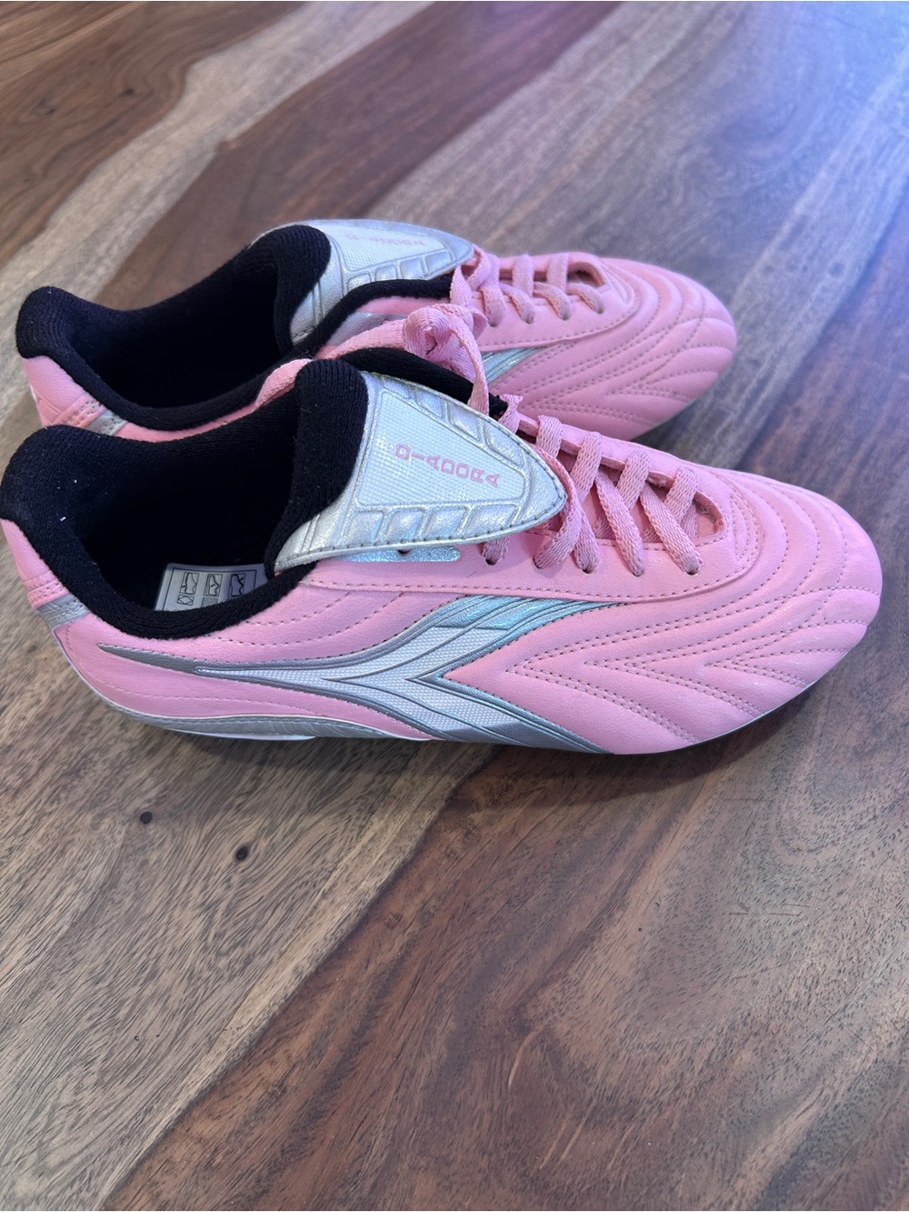 GIRLS DIADORA SOCCER CLEATS PINK/WHITE/SILVER